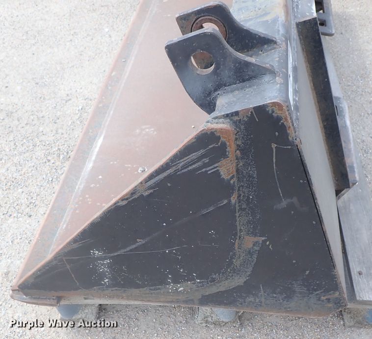 image for item GW9367 72"W skid steer bucket