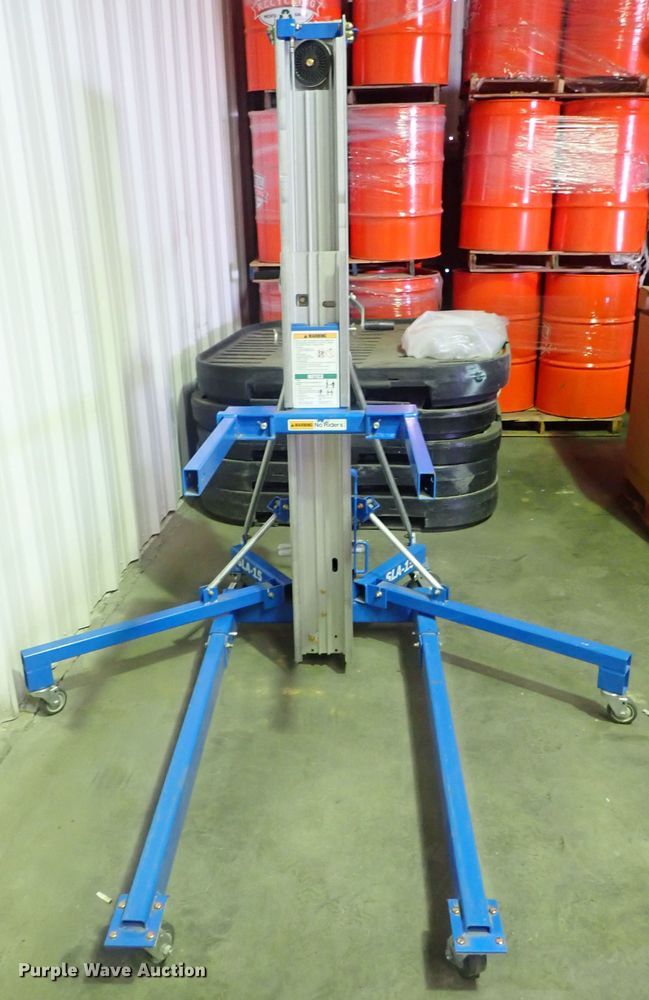 image for item GX9527 Genie SLA-15 material lift