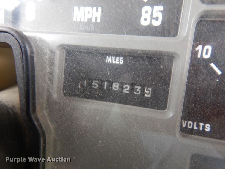 image for item GY9208 1997 International 3800 school bus