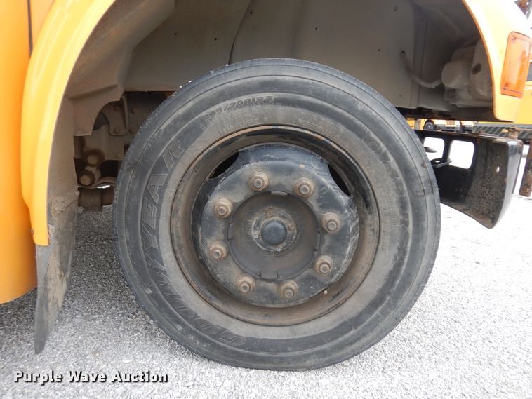 image for item GY9208 1997 International 3800 school bus