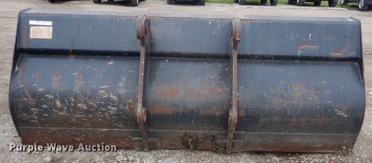 image for item GY9937 Caterpillar 92"W loader bucket