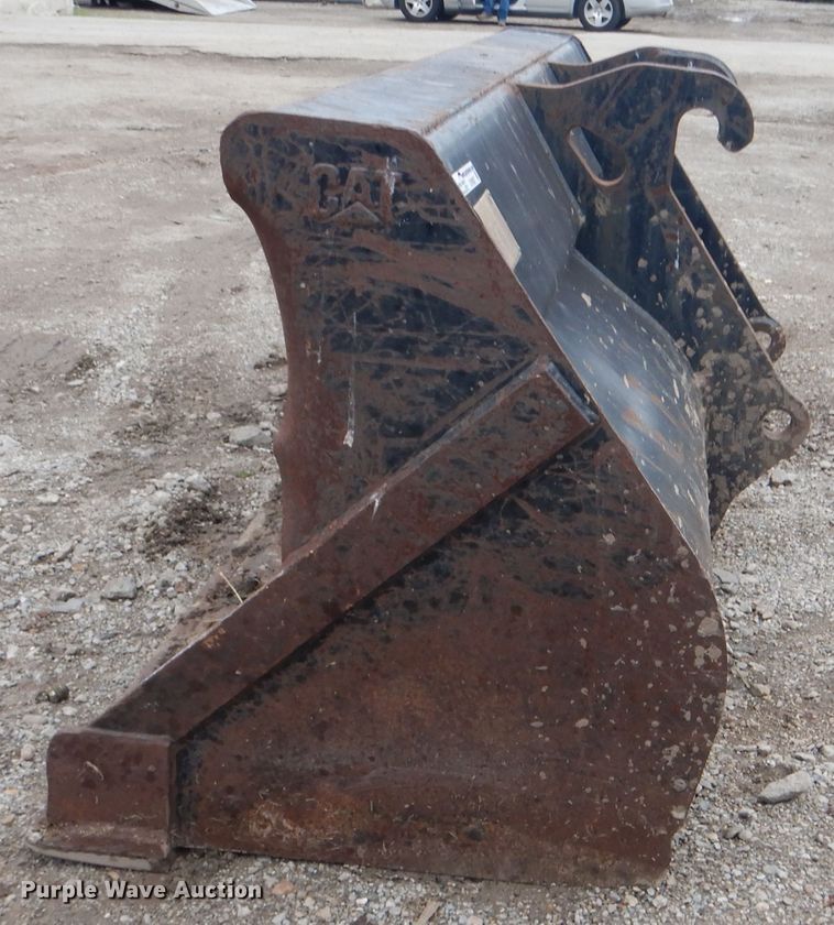 image for item GY9937 Caterpillar 92"W loader bucket