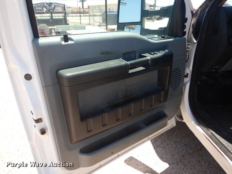 image for item HC9049 2016 Ford F550 Super Duty  flatbed truck