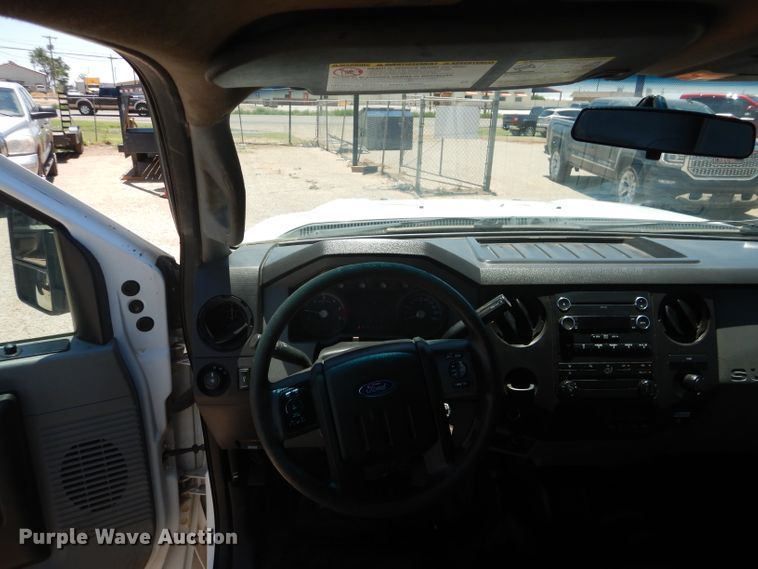 image for item HC9049 2016 Ford F550 Super Duty  flatbed truck