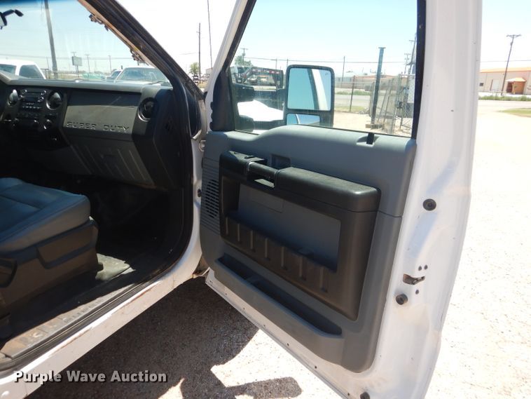 image for item HC9049 2016 Ford F550 Super Duty  flatbed truck