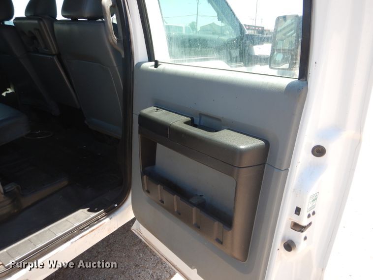 image for item HC9049 2016 Ford F550 Super Duty  flatbed truck