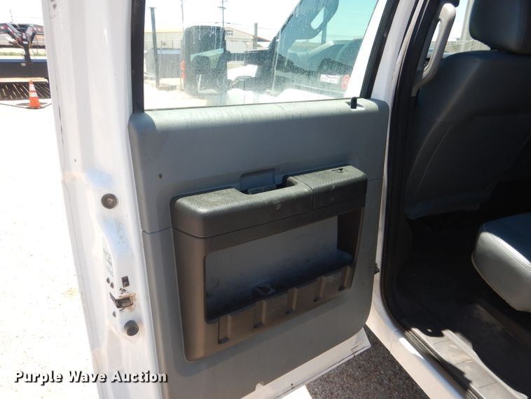 image for item HC9049 2016 Ford F550 Super Duty  flatbed truck