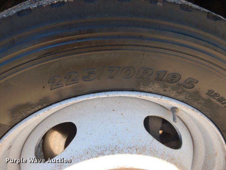 image for item HC9049 2016 Ford F550 Super Duty  flatbed truck