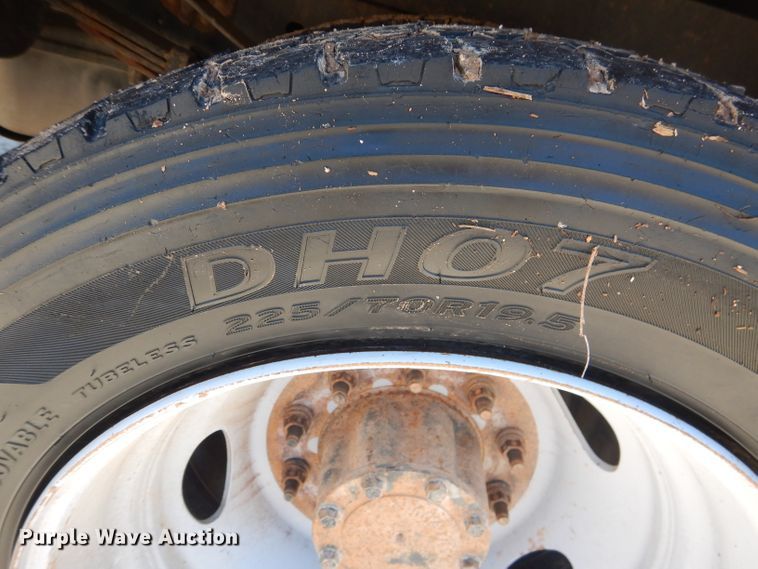 image for item HC9049 2016 Ford F550 Super Duty  flatbed truck