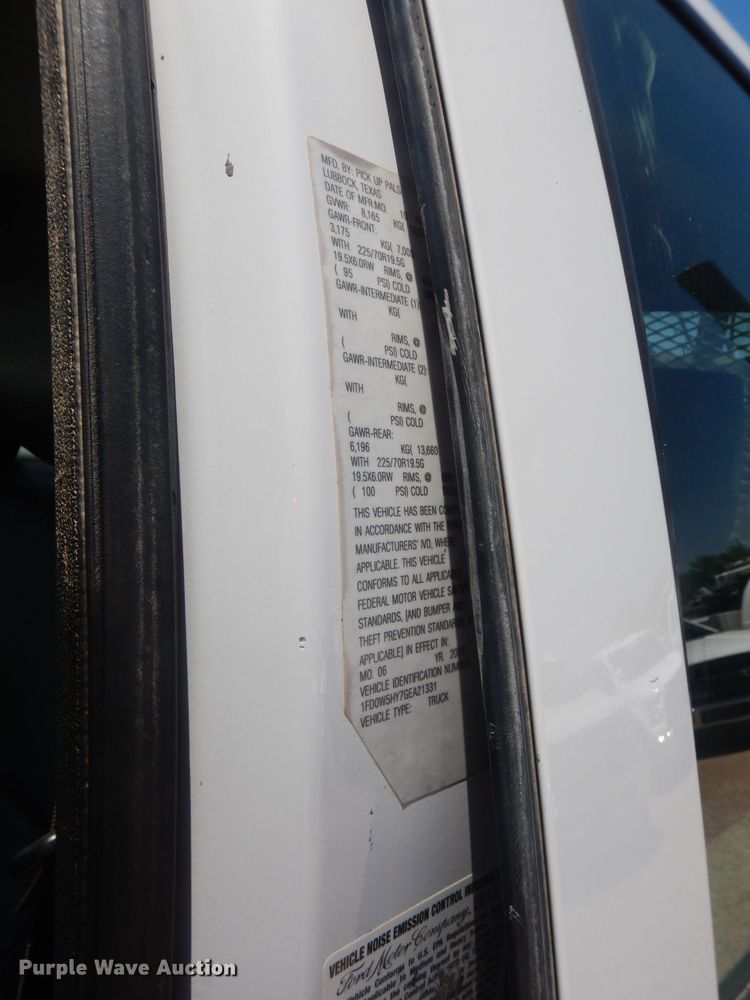 image for item HC9049 2016 Ford F550 Super Duty  flatbed truck