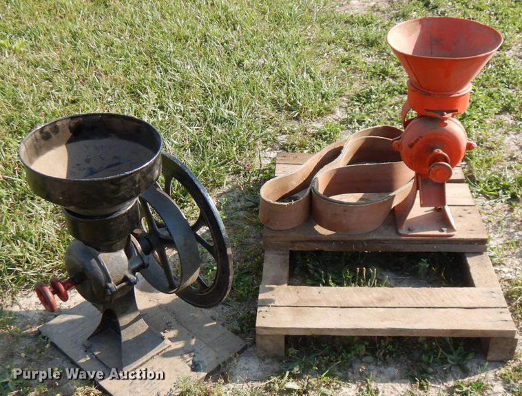 image for item HG9007 (2) corn grinders