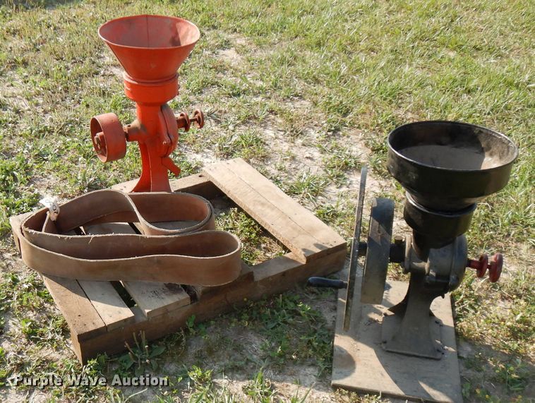 image for item HG9007 (2) corn grinders