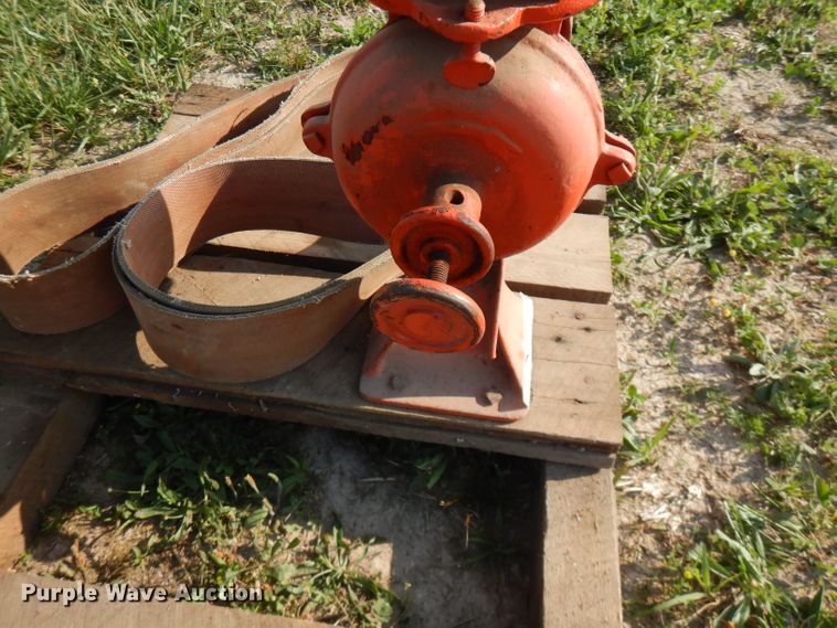 image for item HG9007 (2) corn grinders