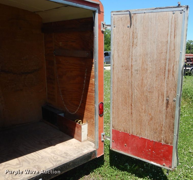 image for item HM9524 2002 Doolittle enclosed cargo trailer