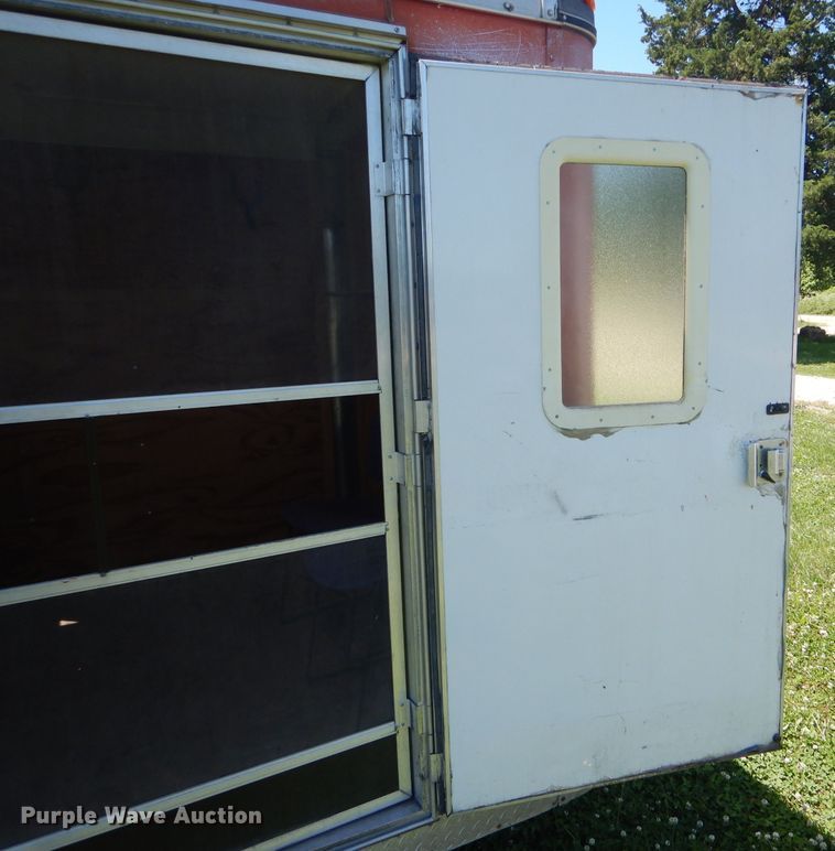 image for item HM9524 2002 Doolittle enclosed cargo trailer