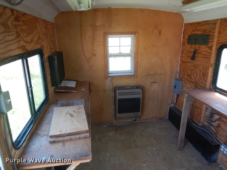 image for item HM9524 2002 Doolittle enclosed cargo trailer