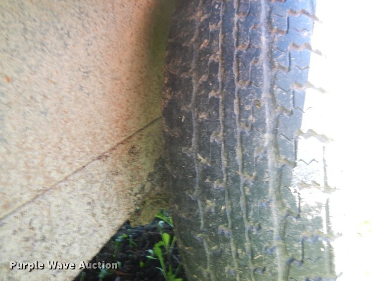 image for item HM9524 2002 Doolittle enclosed cargo trailer