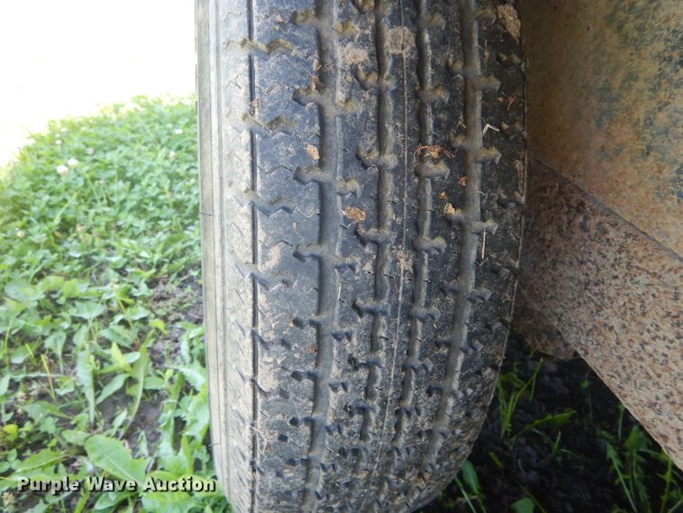 image for item HM9524 2002 Doolittle enclosed cargo trailer