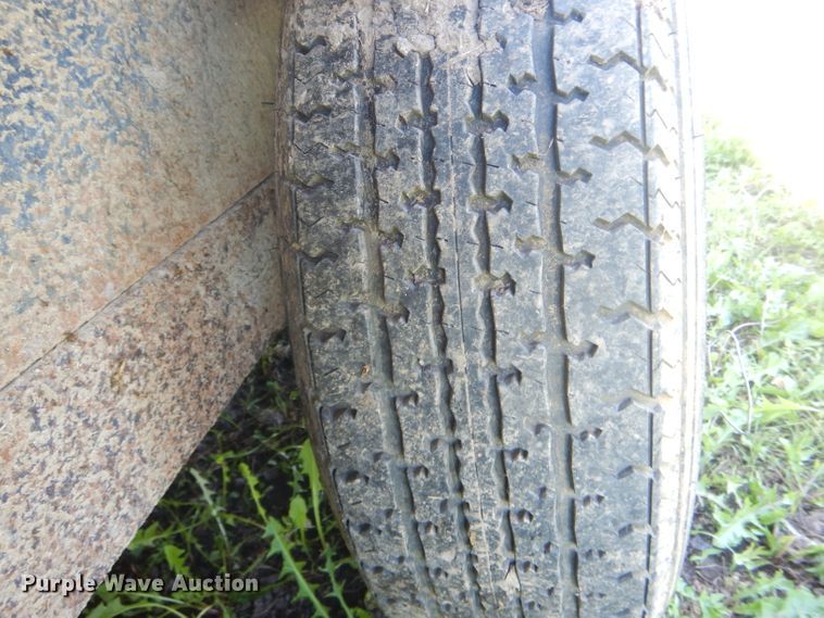 image for item HM9524 2002 Doolittle enclosed cargo trailer