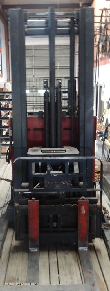 image for item HS9624 Raymond EASI  forklift