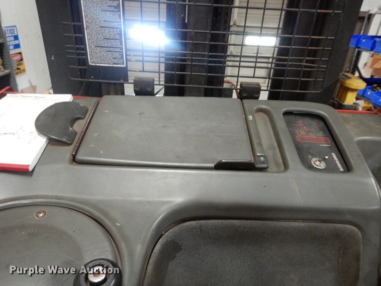 image for item HS9624 Raymond EASI  forklift