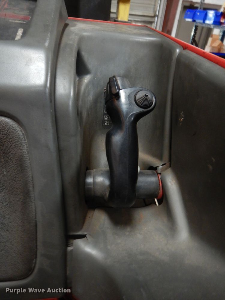 image for item HS9624 Raymond EASI  forklift