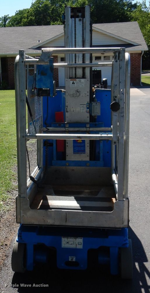 2010 Genie GR-20 vertical lift in Marlow, OK | Item HS9635 sold