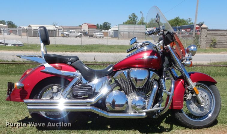 image for item HS9649 2003 Honda VTX1300S motorcycle