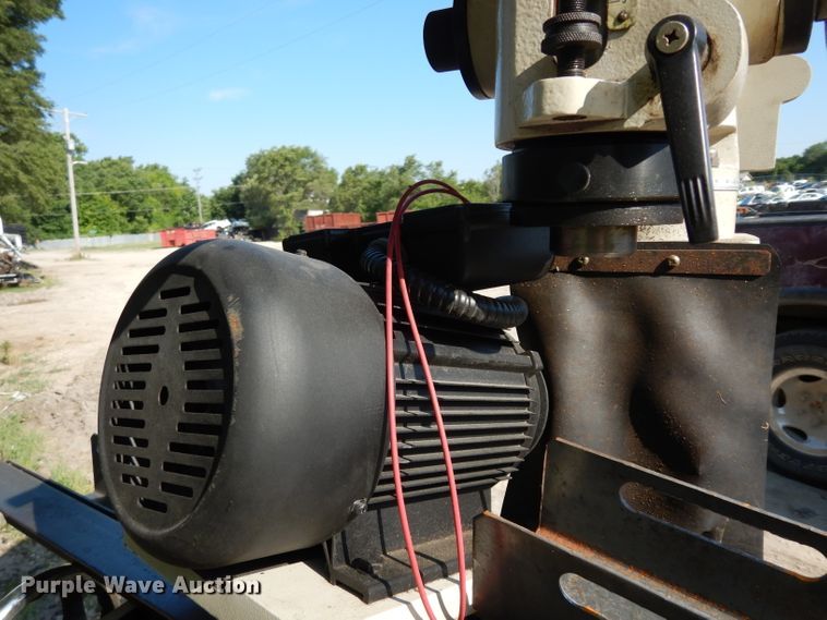 image for item HV9258 2011 Grizzly G3102 vertical milling machine