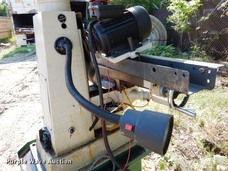 image for item HV9258 2011 Grizzly G3102 vertical milling machine