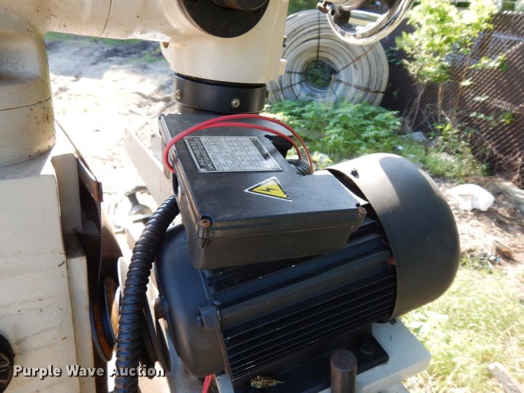 image for item HV9258 2011 Grizzly G3102 vertical milling machine