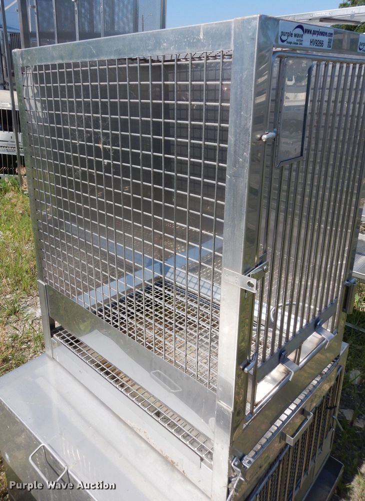 image for item HV9267 (5) stainless steel cages