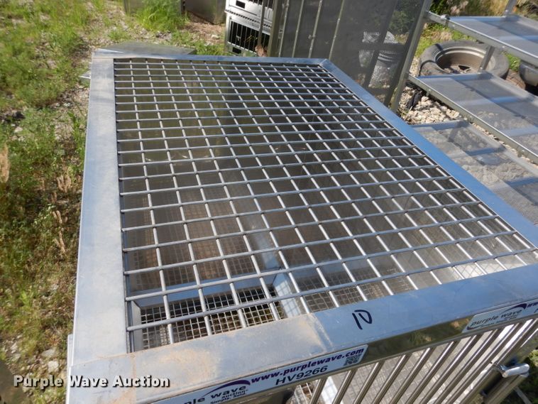 image for item HV9267 (5) stainless steel cages
