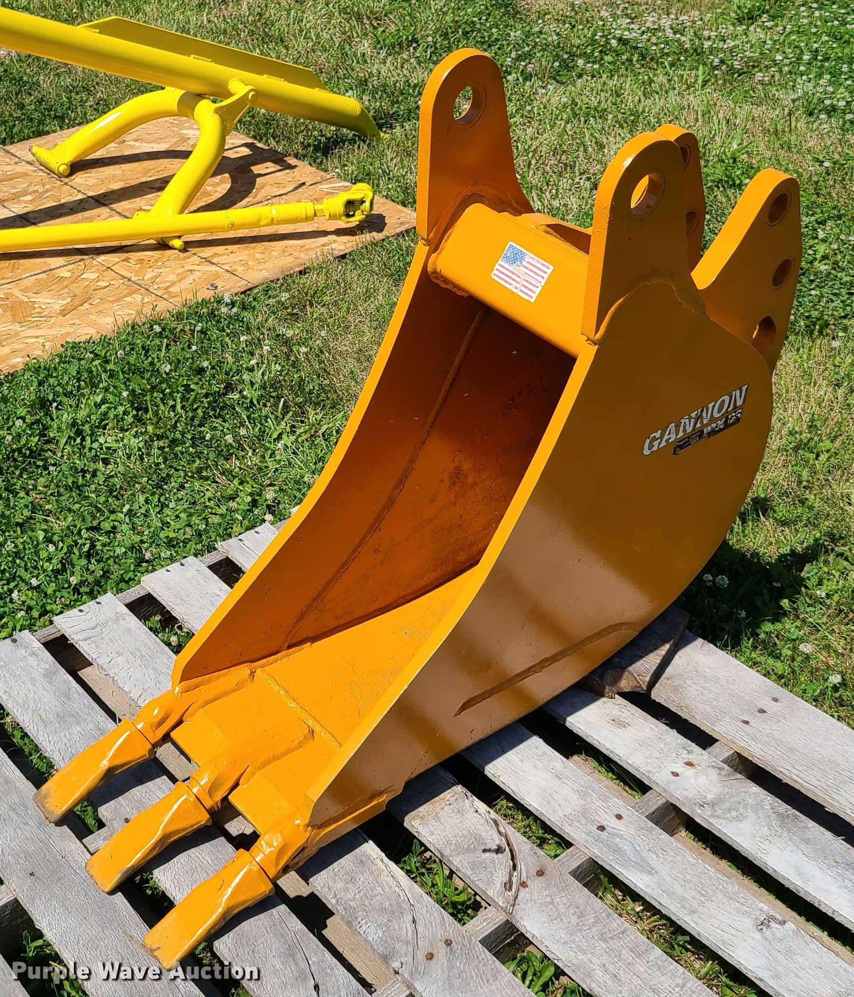 Gannon Woods 100679912 backhoe bucket in Belton, MO Item GT9056 sold