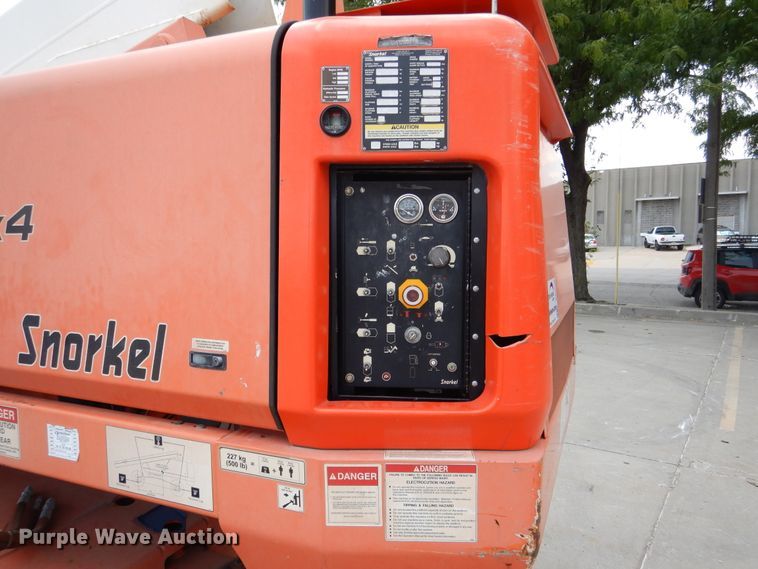 image for item DD2536 2010 Snorkel TB60  boom lift