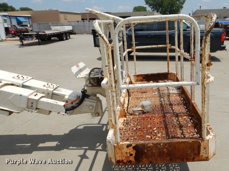 image for item DD2536 2010 Snorkel TB60  boom lift