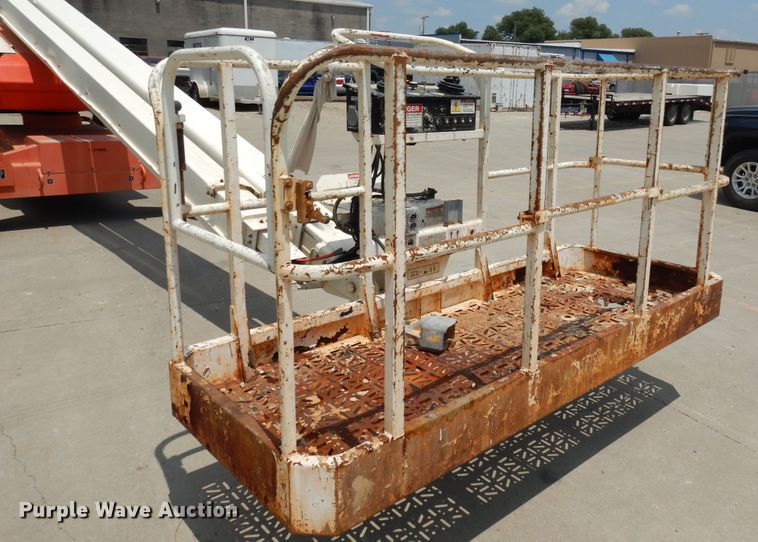 image for item DD2536 2010 Snorkel TB60  boom lift