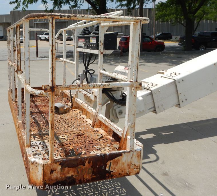 image for item DD2536 2010 Snorkel TB60  boom lift