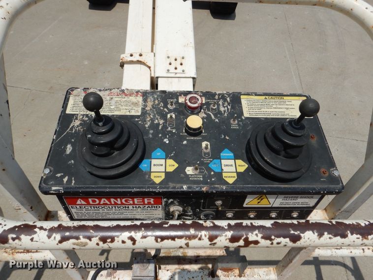 image for item DD2536 2010 Snorkel TB60  boom lift