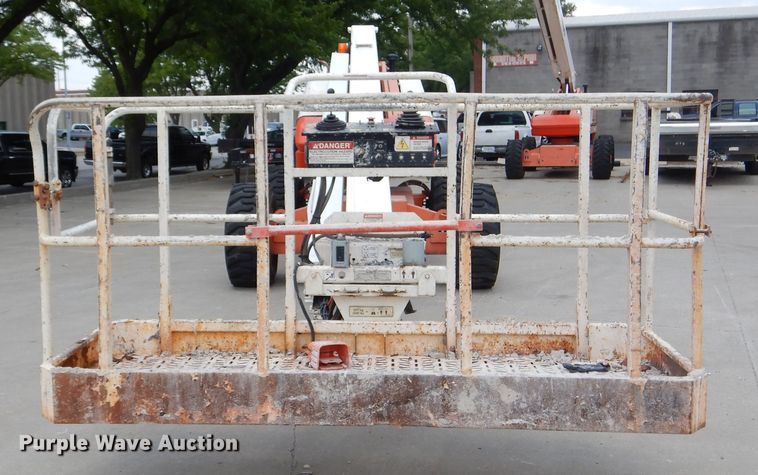 image for item DD2537 2010 Snorkel TB60  boom lift