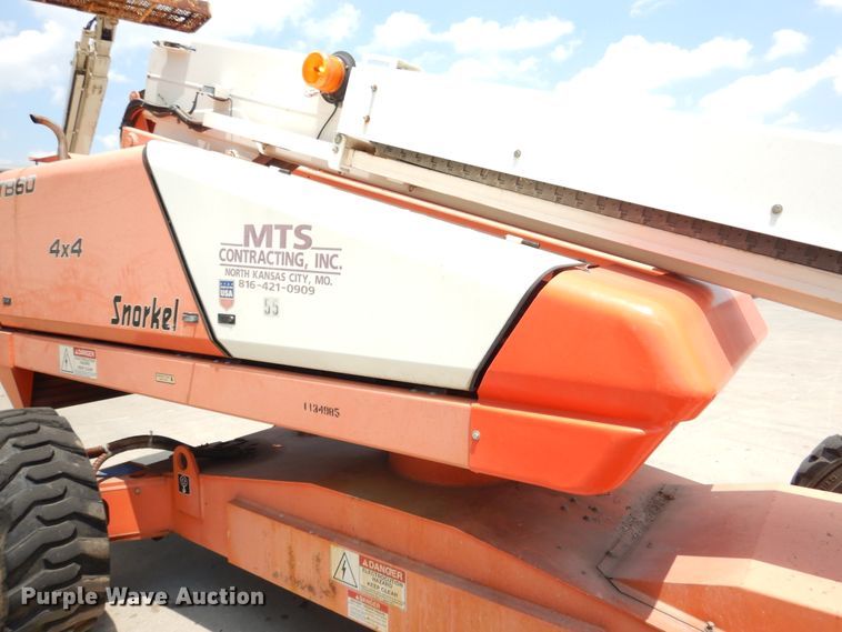 image for item DD2537 2010 Snorkel TB60  boom lift
