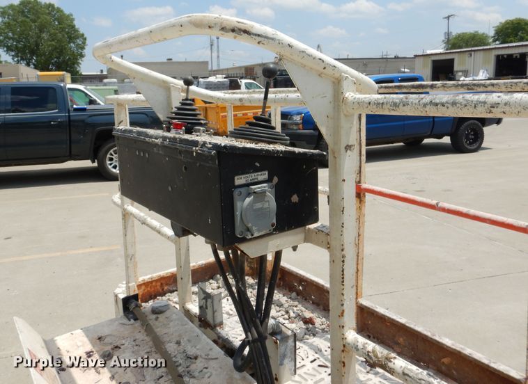 image for item DD2537 2010 Snorkel TB60  boom lift