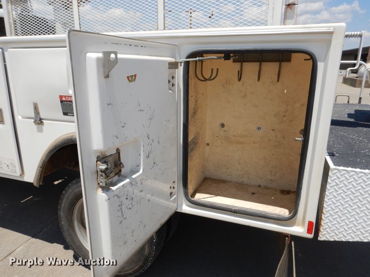 image for item DD2539 2011 Dodge Ram 4500  bucket truck