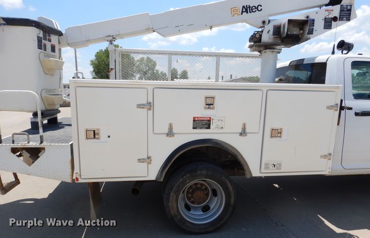 image for item DD2539 2011 Dodge Ram 4500  bucket truck