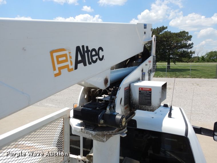 image for item DD2539 2011 Dodge Ram 4500  bucket truck