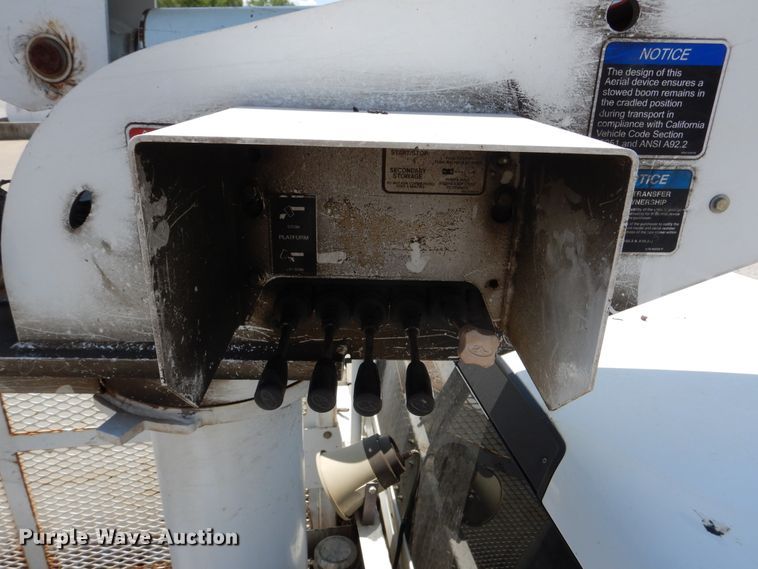 image for item DD2539 2011 Dodge Ram 4500  bucket truck