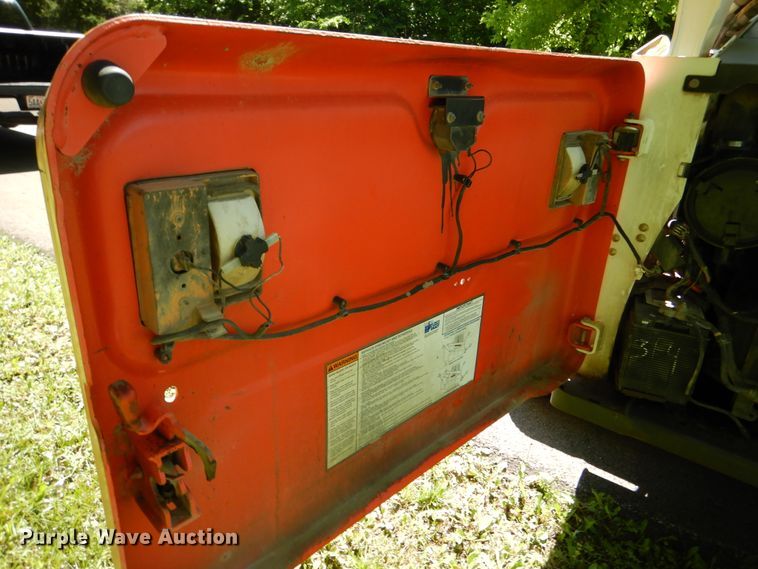 image for item DD2555 2011 Bobcat T650  skid steer loader