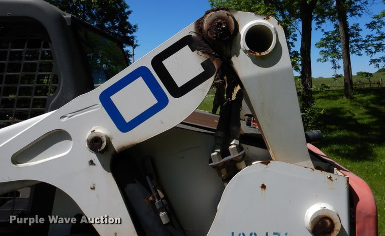image for item DD2555 2011 Bobcat T650  skid steer loader