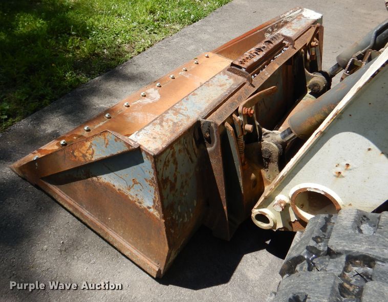 image for item DD2555 2011 Bobcat T650  skid steer loader