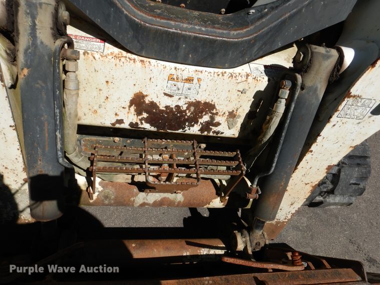 image for item DD2555 2011 Bobcat T650  skid steer loader